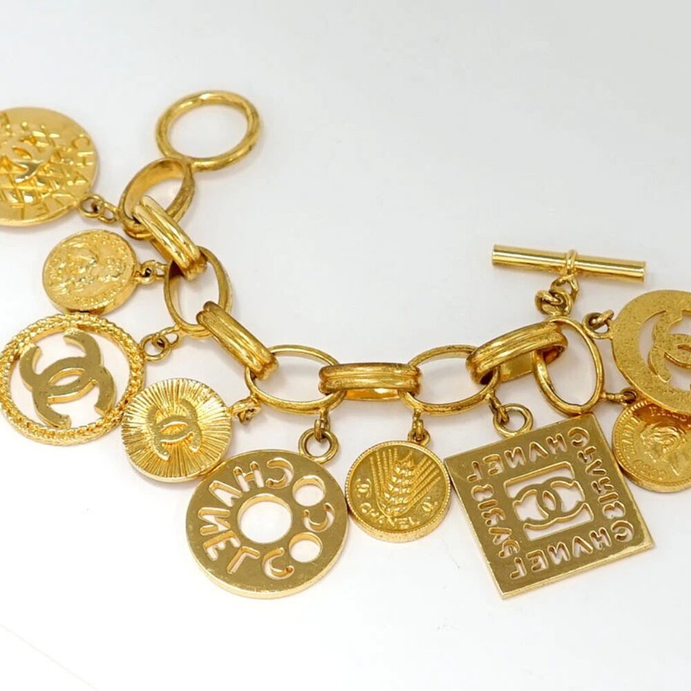 CHANEL CC Coco PARIS Multi Charm Toggle Bracelet 7" Gold Tone 93A Auth w/Box - Picture 3 of 7